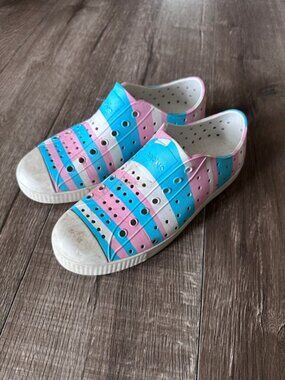 Native Shoes size 3 youth